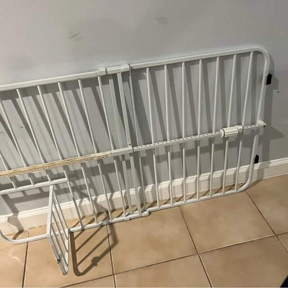 Gate - Picture 3 of 3